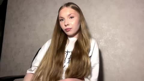 Caroline online show from 05/04/26, 04:25