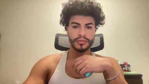 Snapshot of adriano_guapo chatting on 11/28/25, 11:51 adriano guapo online show from 11/28/25, 11:51