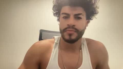 Snapshot of adriano_guapo chatting on 11/30/25, 01:09 adriano guapo online show from 11/30/25, 01:09