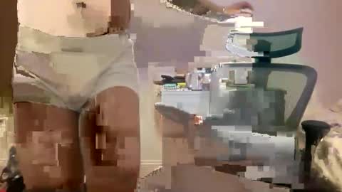 Snapshot of adriano_guapo chatting on 12/01/25, 10:09 adriano guapo online show from 12/01/25, 10:09