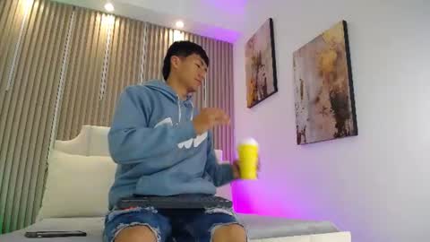 adrianstark_ online show from 07/01/26, 12:29