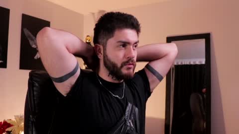 Snapshot of adrianwilliams_ chatting on 01/07/25, 01:06 Adrian Williams online show from 01/07/25, 01:06