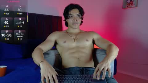 adriel_escalante online show from 03/10/26, 02:38