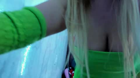 Snapshot of adriiana_fox_ chatting on 12/03/25, 04:49 adriiana_fox_ online show from 12/03/25, 04:49