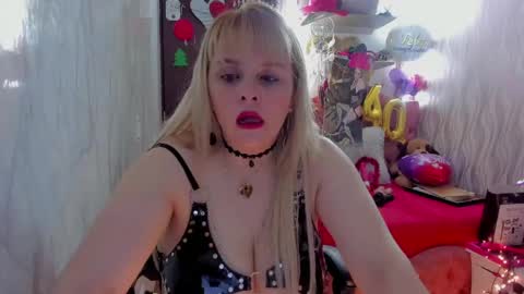 adriiana_fox_ online show from 04/22/26, 02:51