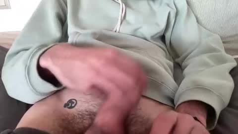 adriiiii online show from 04/16/26, 05:14