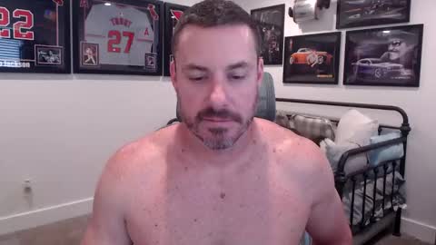 adventrs_fun online show from 04/22/26, 07:15