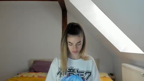 Snapshot of adventurina chatting on 10/30/25, 11:44 adventurina online show from 10/30/25, 11:44