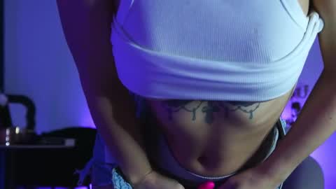 Aelia online show from 11/07/25, 04:23