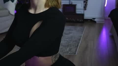 Aelia online show from 12/02/25, 04:51