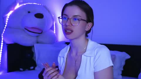 Aelia online show from 04/24/26, 05:37