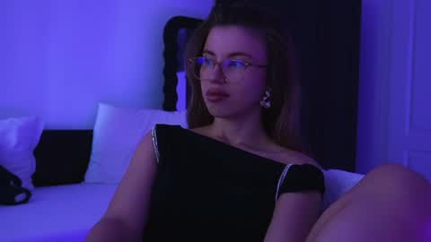 Snapshot of aelia_anara chatting on 08/02/26, 04:33 Aelia online show from 08/02/26, 04:33