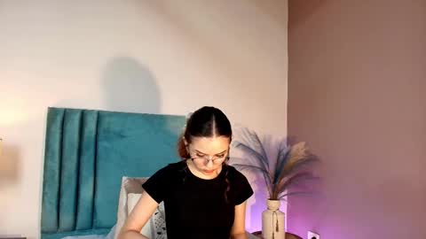 aelinduvalier online show from 11/08/25, 06:29