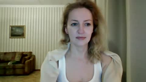 Snapshot of aeroliss chatting on 08/08/26, 05:59 aeroliss online show from 08/08/26, 05:59