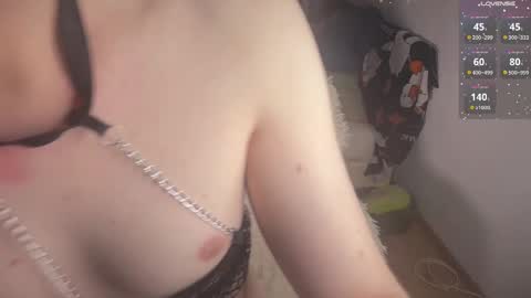Snapshot of aestetic_boyy chatting on 04/26/26, 11:08 Fred and Dilan online show from 04/26/26, 11:08