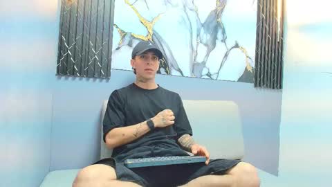 Snapshot of aethon_noir chatting on 11/06/25, 03:02 AETHON online show from 11/06/25, 03:02