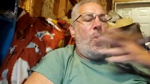 AFGuy71 online show from 10/05/25, 04:11