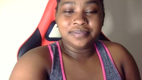 Snapshot of african001 chatting on 09/18/25, 05:15 stella online show from 09/18/25, 05:15