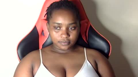Snapshot of african001 chatting on 09/22/25, 05:15 stella online show from 09/22/25, 05:15
