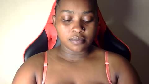 Snapshot of african001 chatting on 09/25/25, 06:00 stella online show from 09/25/25, 06:00