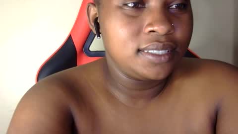 Snapshot of african001 chatting on 09/30/25, 05:40 stella online show from 09/30/25, 05:40