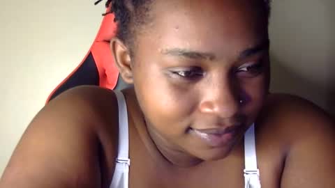 Snapshot of african001 chatting on 10/03/25, 06:05 stella online show from 10/03/25, 06:05