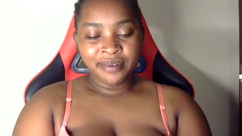 Snapshot of african001 chatting on 10/09/25, 05:11 stella online show from 10/09/25, 05:11