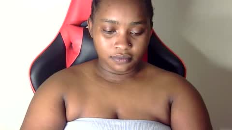 Snapshot of african001 chatting on 10/15/25, 10:10 stella online show from 10/15/25, 10:10