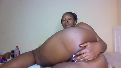 Snapshot of africana_08 chatting on 06/17/26, 06:05 africana_08 online show from 06/17/26, 06:05