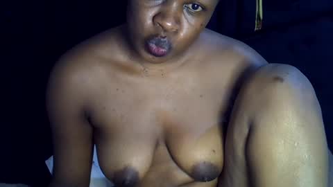 Snapshot of africangoddess22 chatting on 07/10/26, 09:34 africangoddess online show from 07/10/26, 09:34