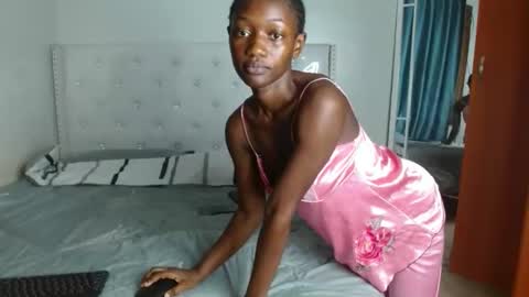 Snapshot of africanpetitequeen chatting on 12/08/24, 03:00 CIARA online show from 12/08/24, 03:00