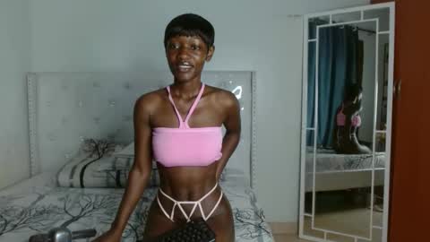 Snapshot of africanpetitequeen chatting on 12/15/24, 06:29 CIARA online show from 12/15/24, 06:29