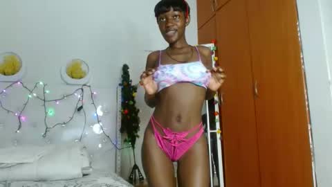 Snapshot of africanpetitequeen chatting on 12/16/24, 10:34 CIARA online show from 12/16/24, 10:34