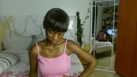 Snapshot of africanpetitequeen chatting on 12/22/24, 08:58 CIARA online show from 12/22/24, 08:58