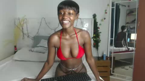 Snapshot of africanpetitequeen chatting on 12/26/24, 11:57 CIARA online show from 12/26/24, 11:57