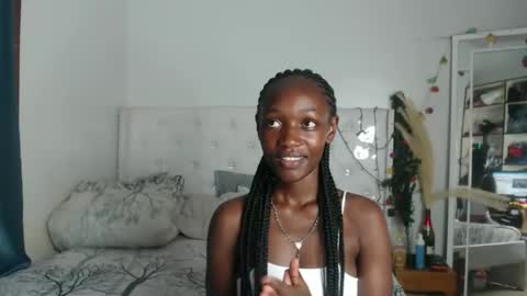 Snapshot of africanpetitequeen chatting on 01/06/25, 05:59 CIARA online show from 01/06/25, 05:59