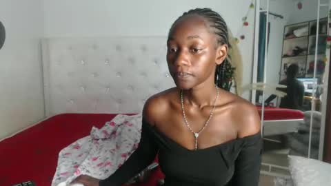 Snapshot of africanpetitequeen chatting on 01/07/25, 08:42 CIARA online show from 01/07/25, 08:42