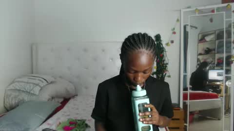 Snapshot of africanpetitequeen chatting on 01/10/25, 09:10 CIARA online show from 01/10/25, 09:10