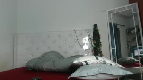 Snapshot of africanpetitequeen chatting on 01/26/25, 02:35 CIARA online show from 01/26/25, 02:35