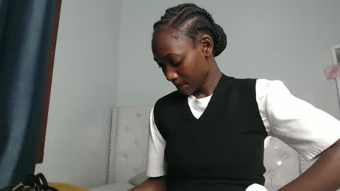 Snapshot of africanpetitequeen chatting on 09/27/25, 08:03 CIARA online show from 09/27/25, 08:03