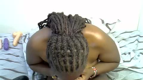 Snapshot of afrisayari chatting on 05/10/26, 01:44 afrisayari online show from 05/10/26, 01:44