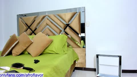 Jheremy and  leeryc  online show from 09/17/25, 11:12