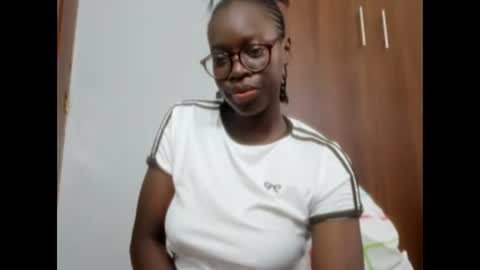 Leah online show from 12/06/24, 09:43