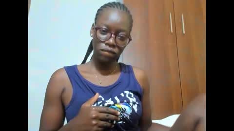 Leah online show from 02/05/25, 04:27