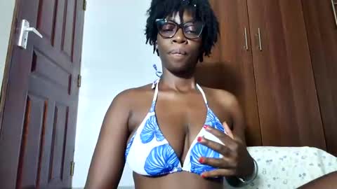 Leah online show from 04/24/26, 12:46