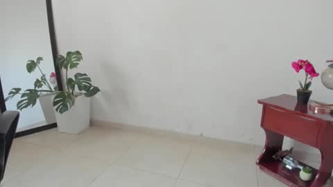 Lorena online show from 11/18/25, 02:43