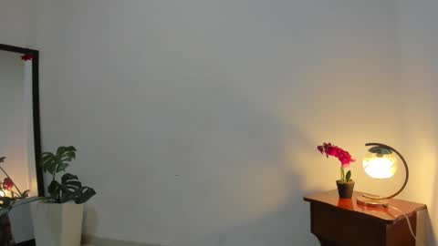 Lorena online show from 12/03/25, 01:20