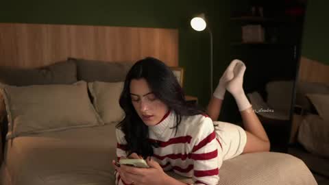 Snapshot of afrodita__25 chatting on 04/07/26, 11:37 Emma online show from 04/07/26, 11:37