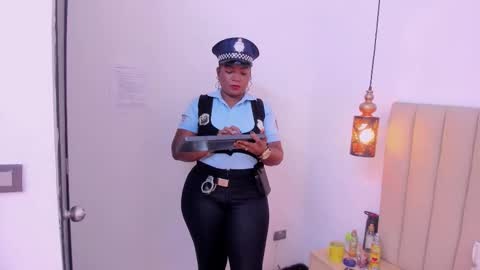 Snapshot of afrodita_de_amor chatting on 10/31/25, 11:55 Vr. online show from 10/31/25, 11:55