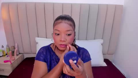 Snapshot of afrodita_de_amor chatting on 11/14/25, 11:42 Vr. online show from 11/14/25, 11:42